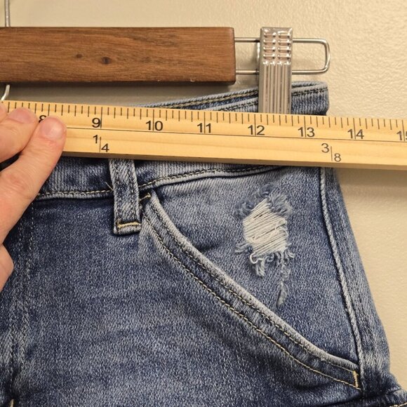 Vervet Women's S Denim Distressed High-Waisted Frayed Hem Cargo Pocket Shorts - Picture 6 of 11